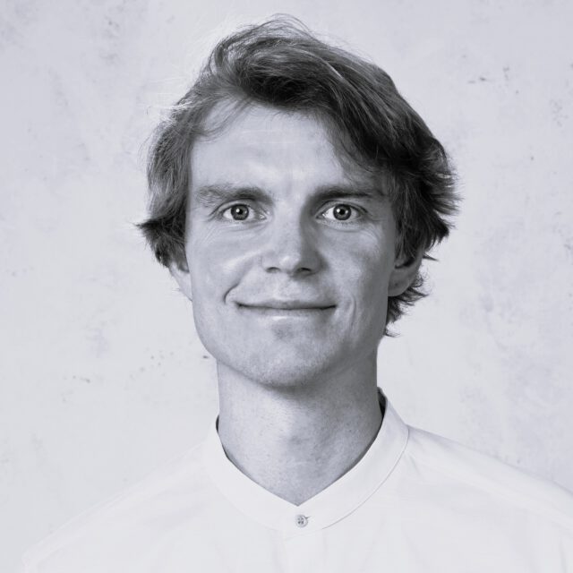 https://www.sebastian-rudolf.de/wp-content/uploads/2024/10/Sebastian-scaled-1-2b-640x640.jpg
