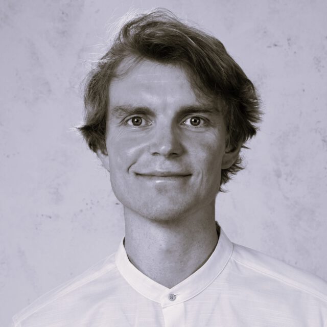 https://www.sebastian-rudolf.de/wp-content/uploads/2026/04/Sebastian-scaled-1-2a-640x640.jpg
